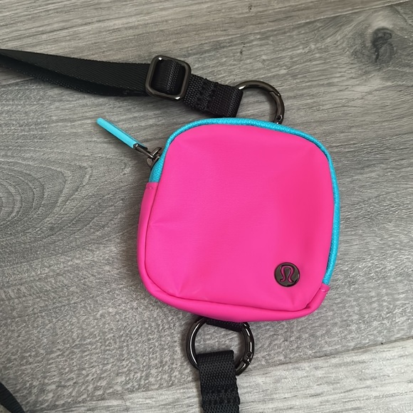 NWOT Modular Phone Crossbody Bag, Sonic Pink/Blue/Black - Picture 8 of 10